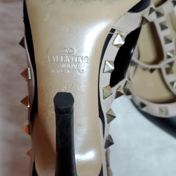 Valentino Rock Stud heels in black and nude - Picture 4 of 7